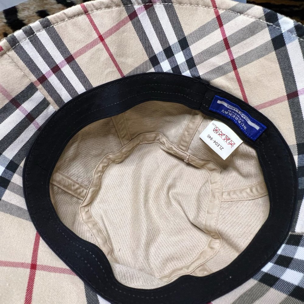 Burberry hat - Picture 15 of 16